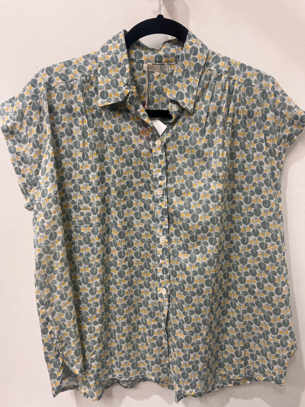 Nimbu Sleeveless Botton Down Shirt